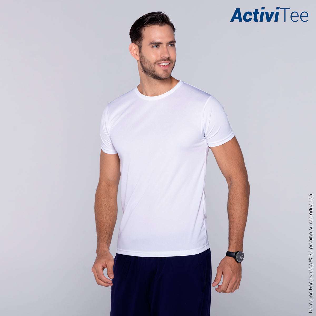camiseta playera en blanco