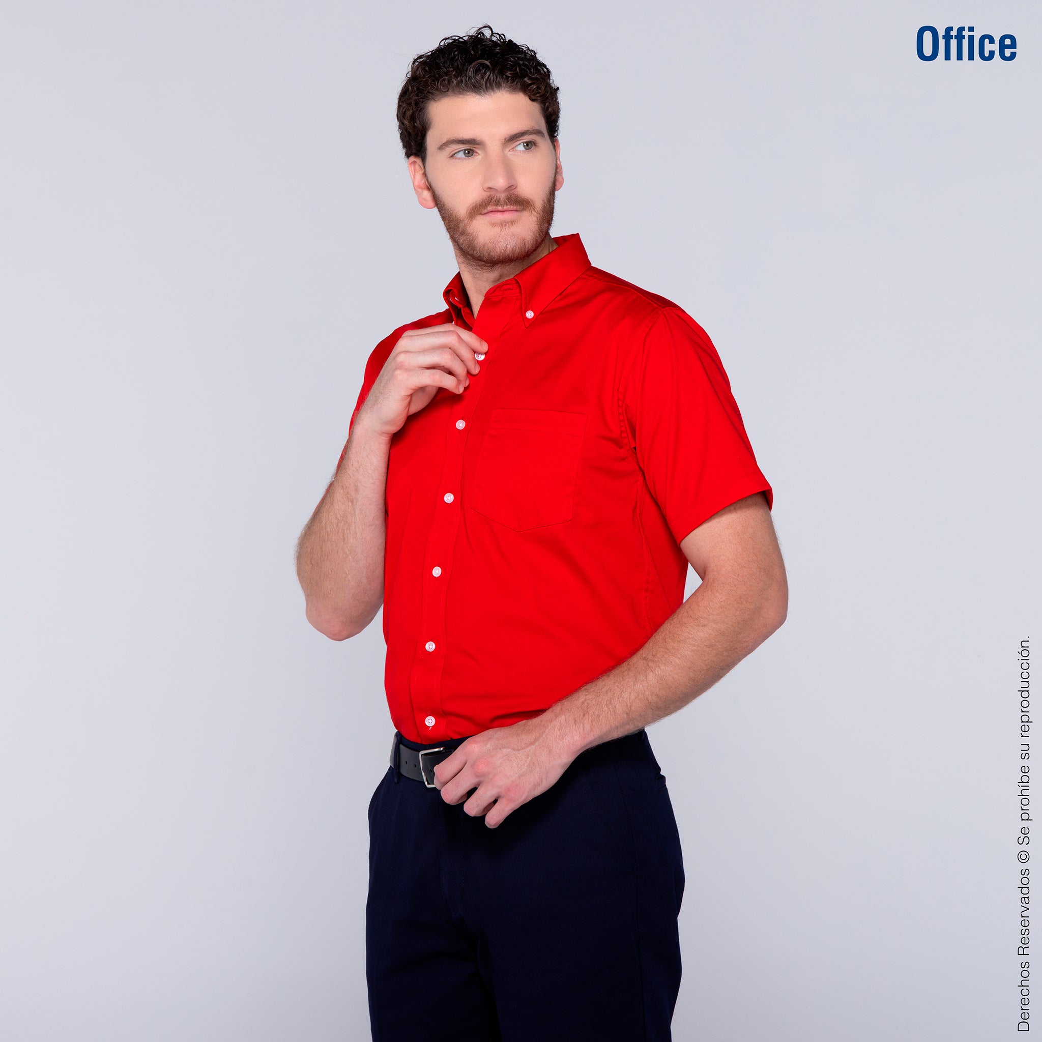 Camisa de Gabardina Manga Corta para Caballero · 50% Algodón 50% Poliéster  · Color Rojo